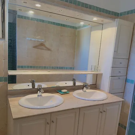 écrin De Nature , Centre-ville Et Campagne, 2 Chambres, Grand Jardin, En Provence Verte Appartamento Brignoles